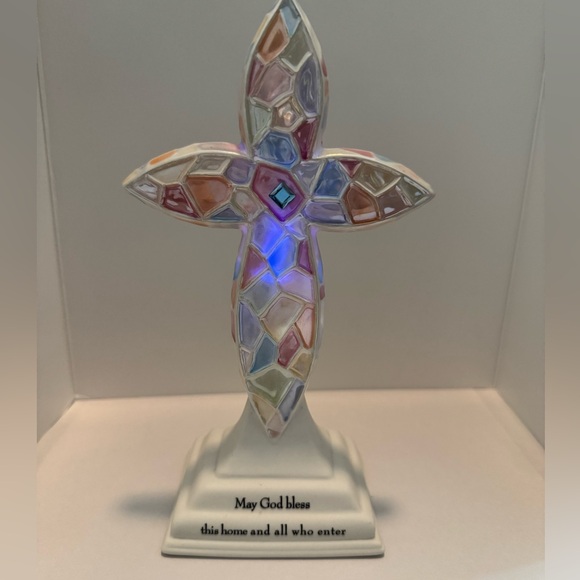 Avon Bisque with Mosaic Ceramic Glass Light up Cross. (C) - Picture 3 of 8